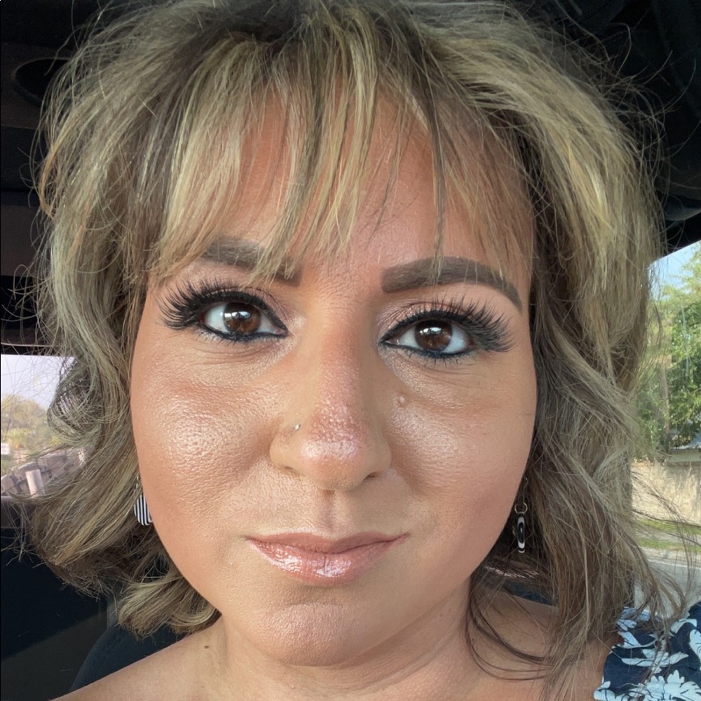 Meet your Posher, Ashley